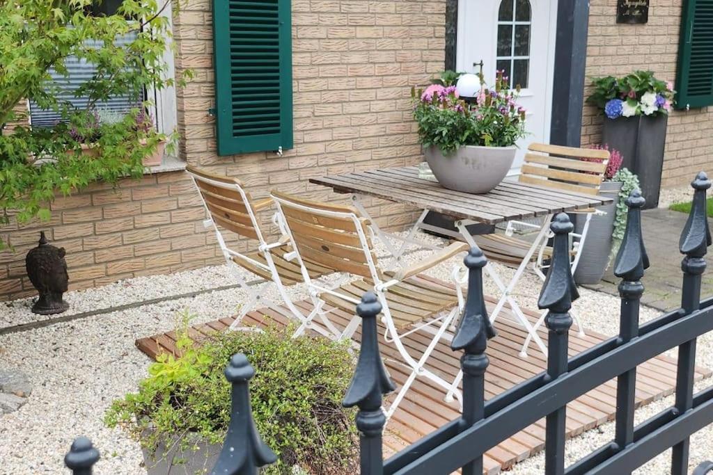 A La Maison Bielefeld City Nah Экстерьер фото