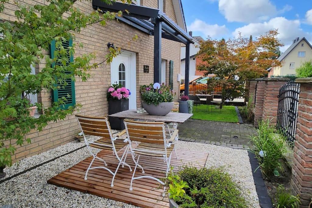 A La Maison Bielefeld City Nah Экстерьер фото